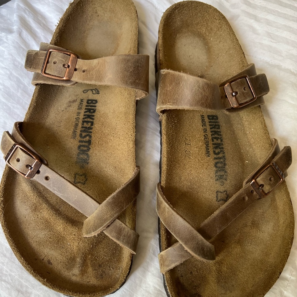 Size 40, Birkenstock sandals. Worn twice.